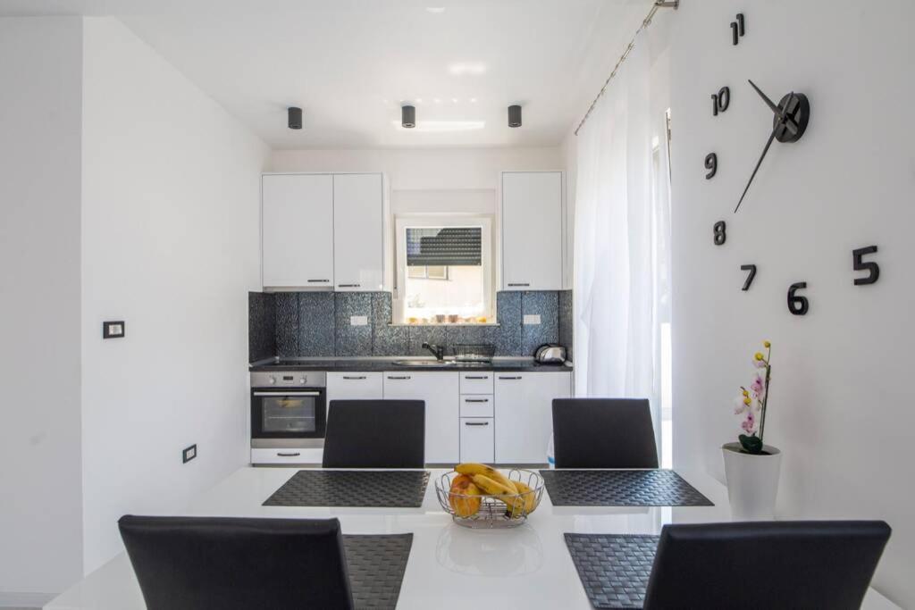 Holiday House Gavran Vodice Luaran gambar