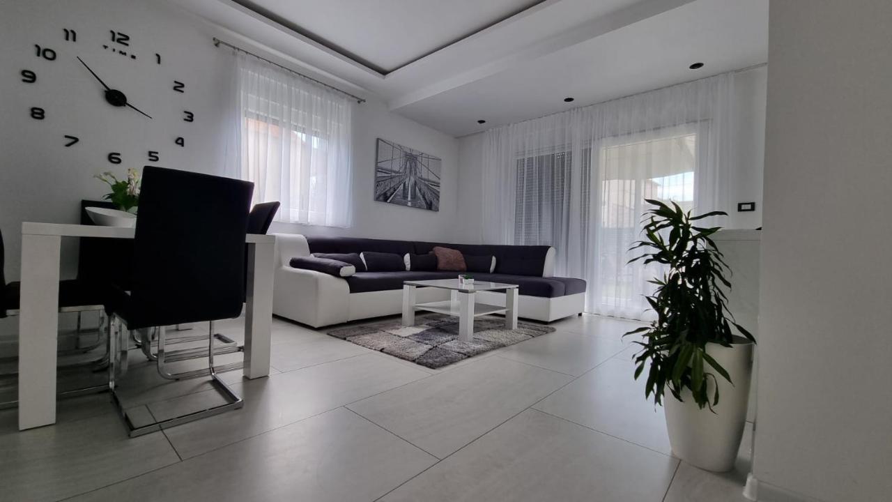 Holiday House Gavran Vodice Luaran gambar